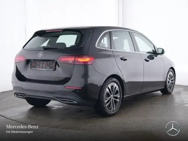 Mercedes-Benz B 220
