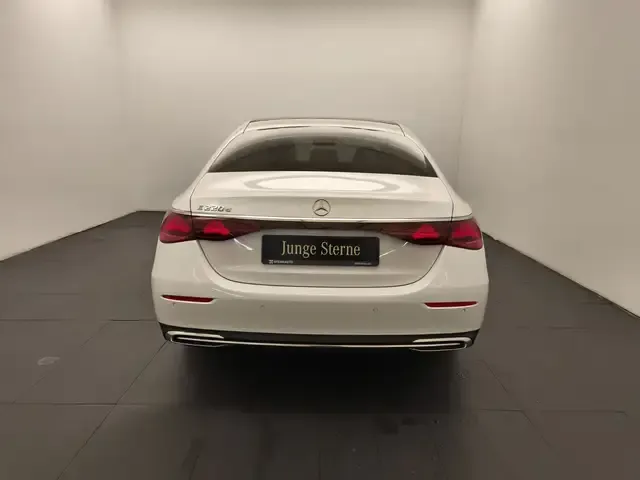 Mercedes-Benz E 220