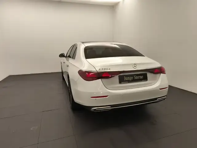 Mercedes-Benz E 220