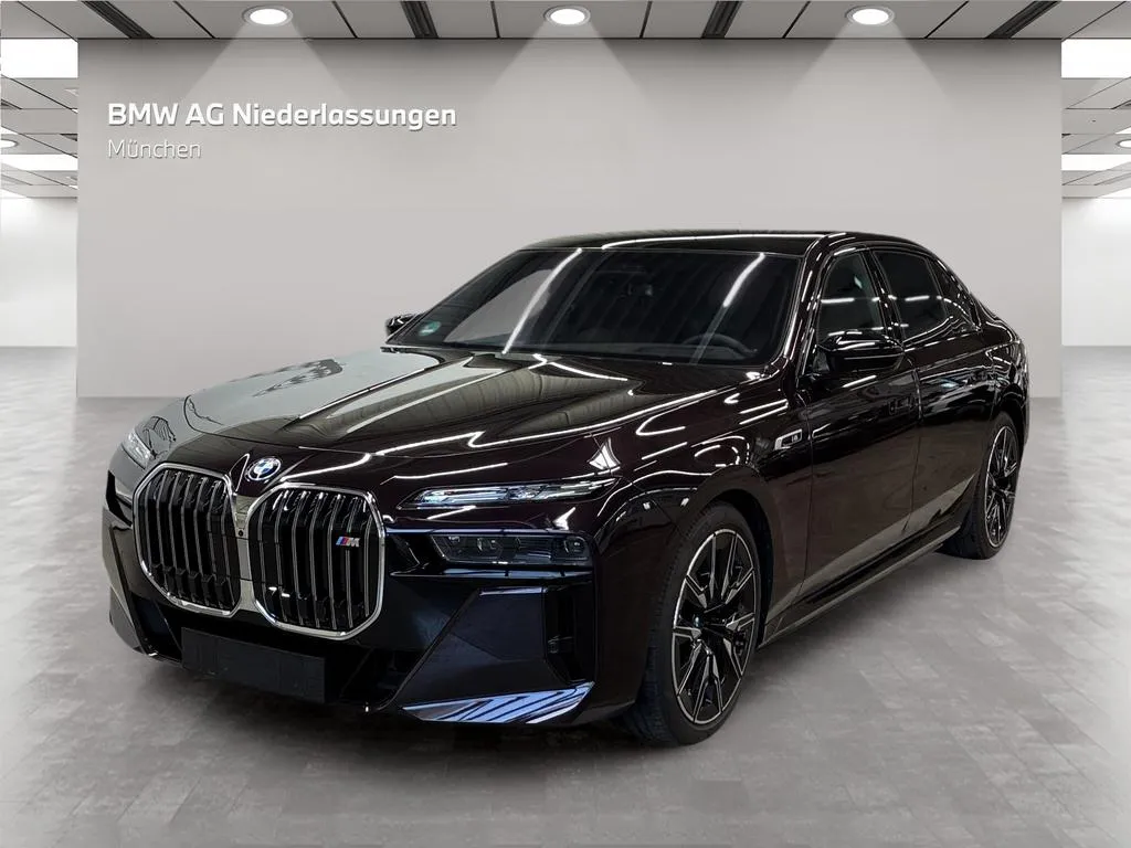 BMW i7