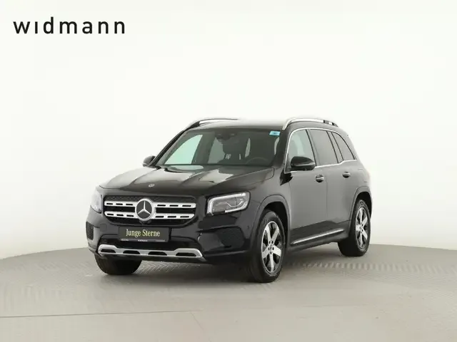 Mercedes-Benz GLB 220