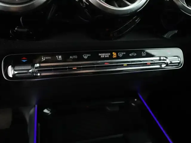 Mercedes-Benz GLB 220