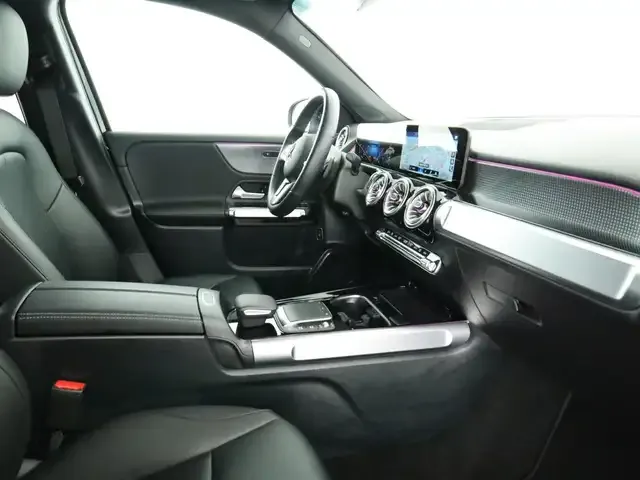 Mercedes-Benz GLB 220