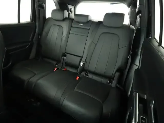 Mercedes-Benz GLB 220