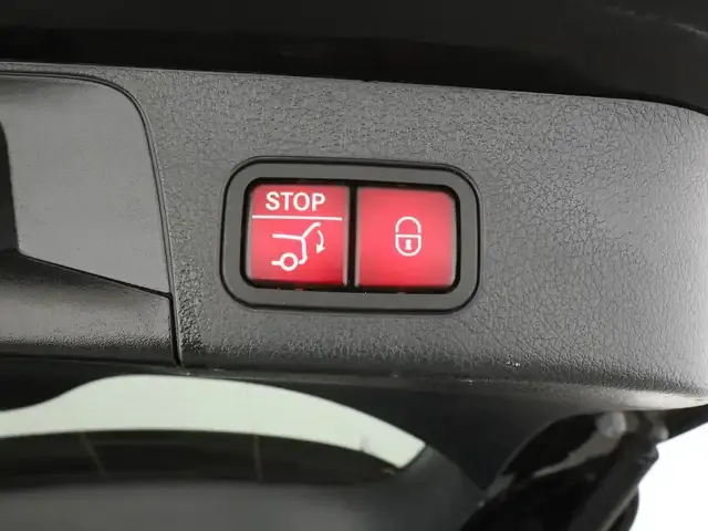 Mercedes-Benz GLB 220