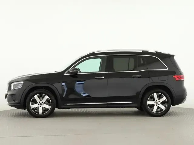 Mercedes-Benz GLB 220