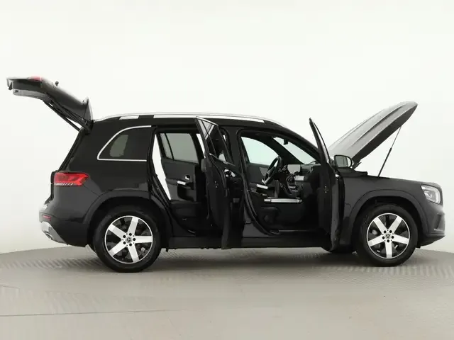 Mercedes-Benz GLB 220