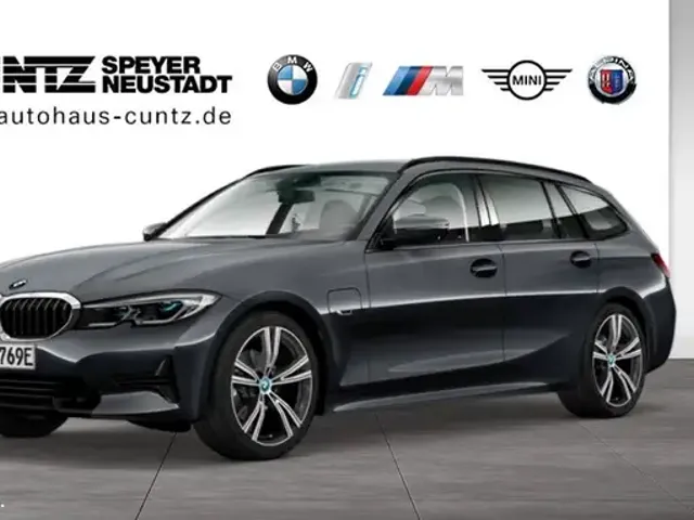 BMW 330