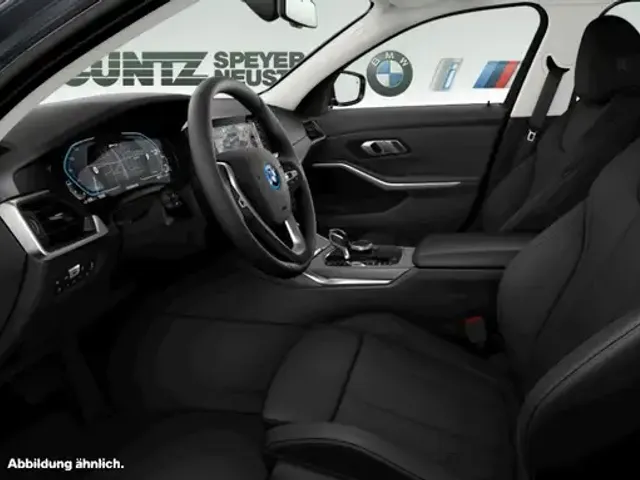 BMW 330