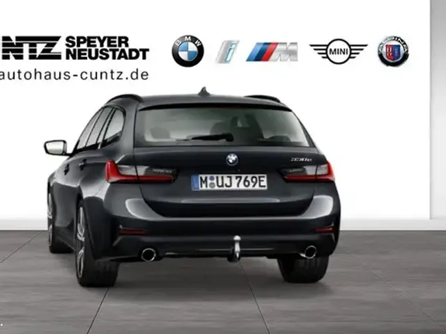 BMW 330