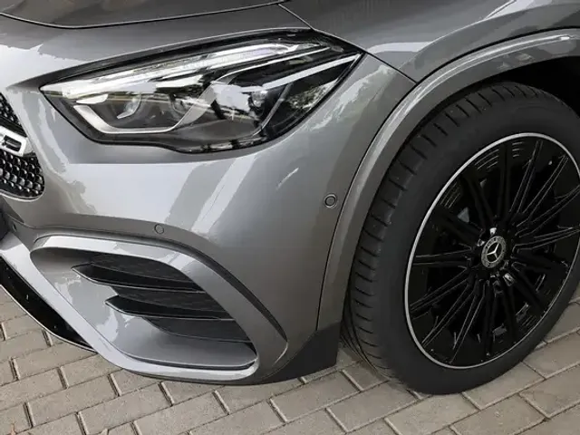Mercedes-Benz GLA 200