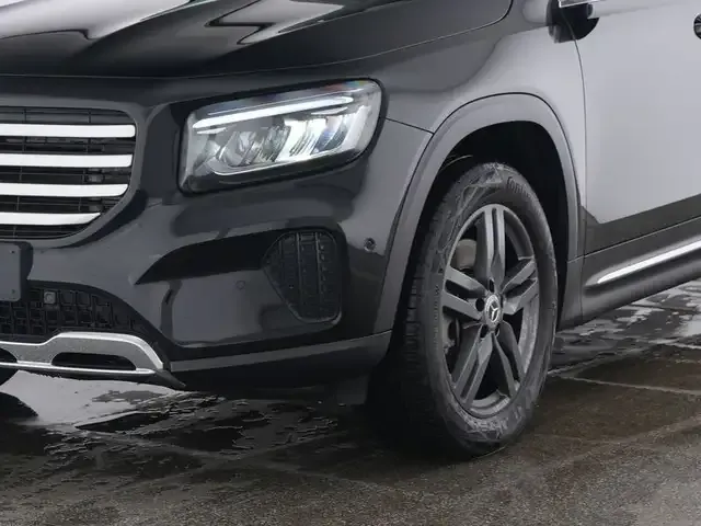 Mercedes-Benz GLB 220