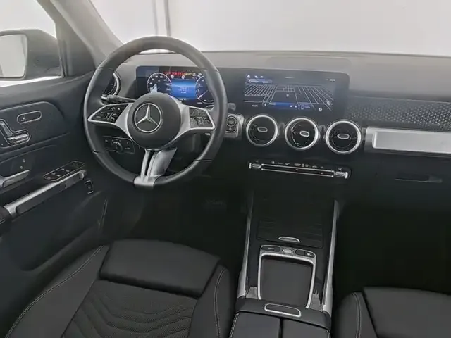 Mercedes-Benz GLB 220