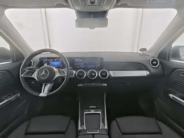 Mercedes-Benz GLB 220