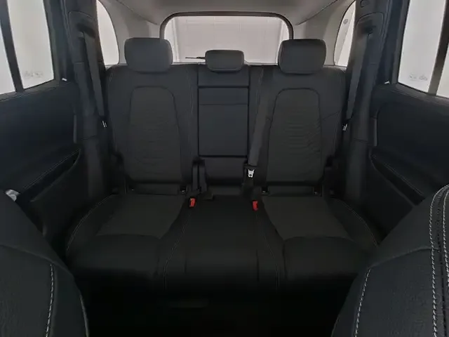 Mercedes-Benz GLB 220