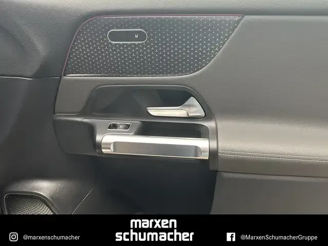 Mercedes-Benz EQB 350