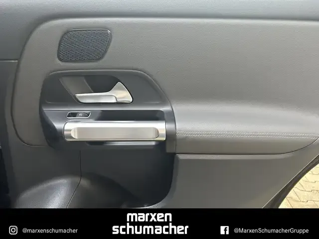 Mercedes-Benz EQB 350