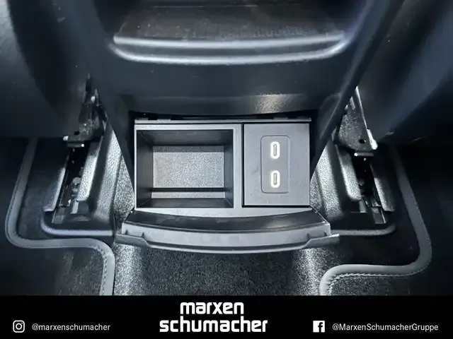 Mercedes-Benz EQB 350