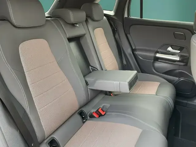 Mercedes-Benz EQA 300