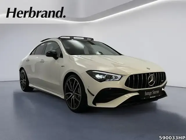 Mercedes-Benz CLA 35 AMG