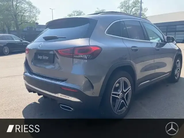 Mercedes-Benz GLA 250