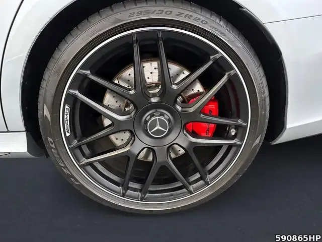 Mercedes-Benz E 63 AMG