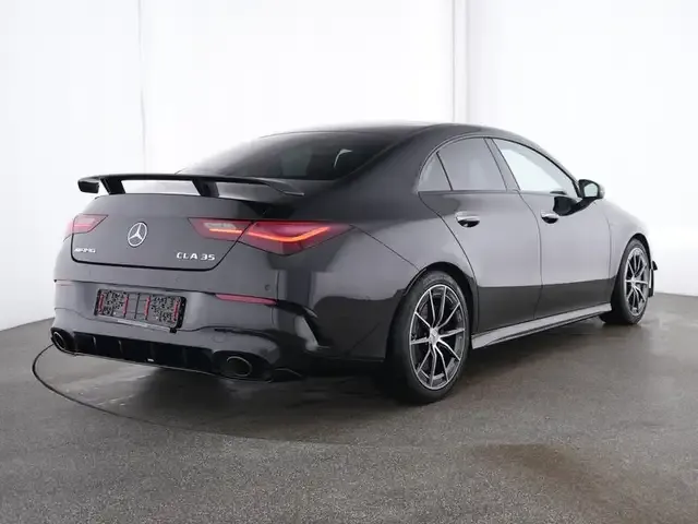 Mercedes-Benz CLA 35 AMG