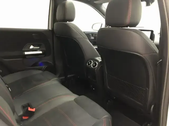 Mercedes-Benz B 220