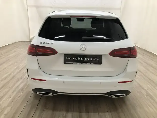 Mercedes-Benz B 220