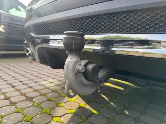 Mercedes-Benz GLB 220