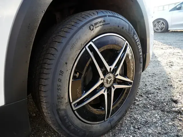 Mercedes-Benz EQB 300