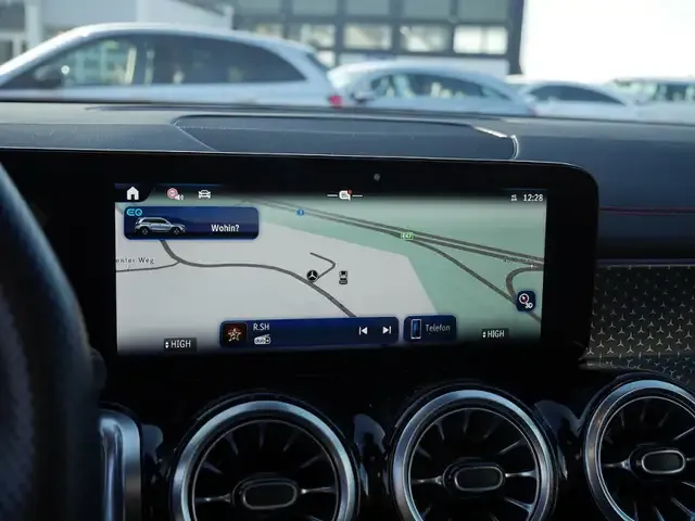 Mercedes-Benz EQB 300