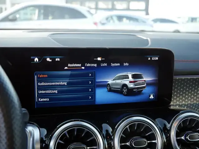 Mercedes-Benz EQB 300