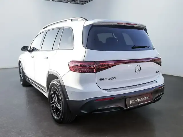 Mercedes-Benz EQB 300