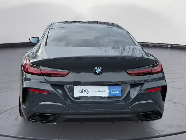 BMW 840