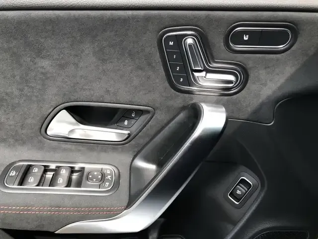 Mercedes-Benz CLA 220