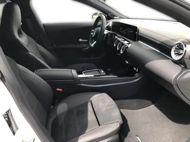 Mercedes-Benz CLA 220