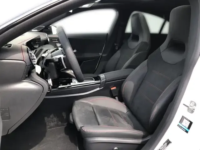 Mercedes-Benz CLA 220