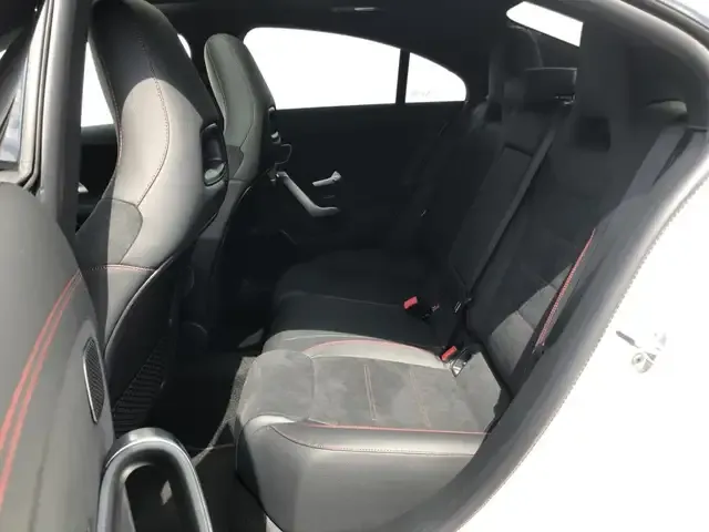 Mercedes-Benz CLA 220