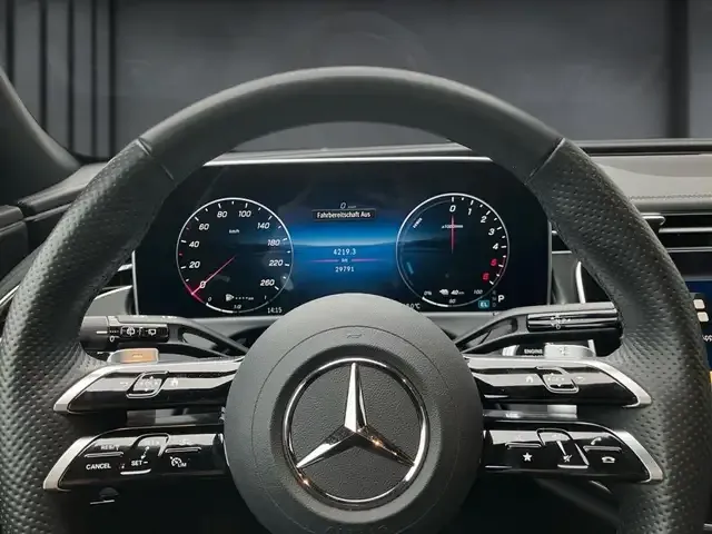 Mercedes-Benz E 300