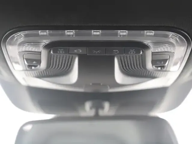 Mercedes-Benz V 220