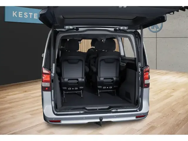 Mercedes-Benz V 220