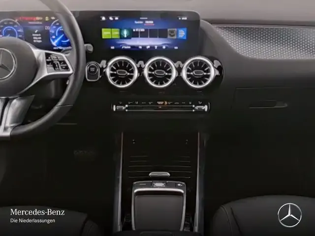 Mercedes-Benz EQA 300
