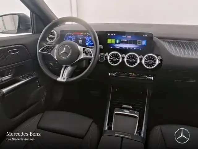 Mercedes-Benz EQA 300