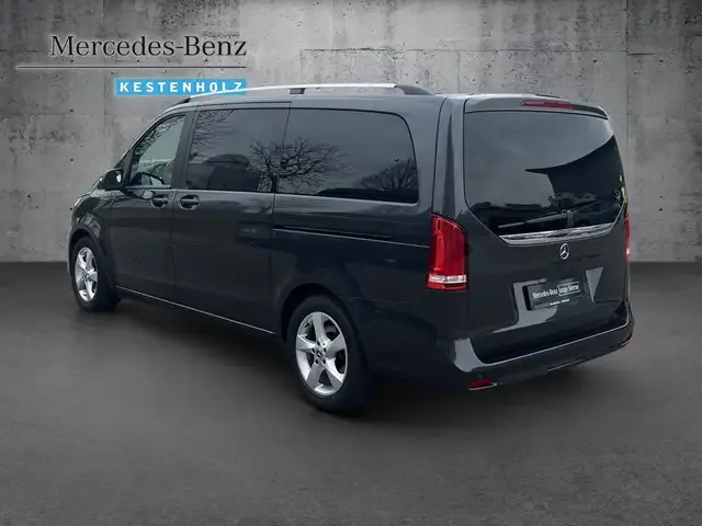 Mercedes-Benz V 220