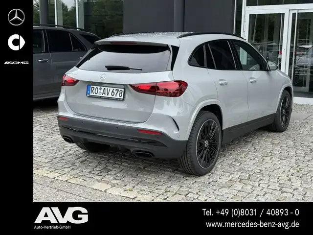 Mercedes-Benz GLA 200