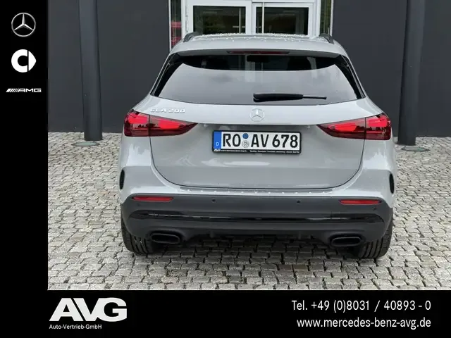 Mercedes-Benz GLA 200