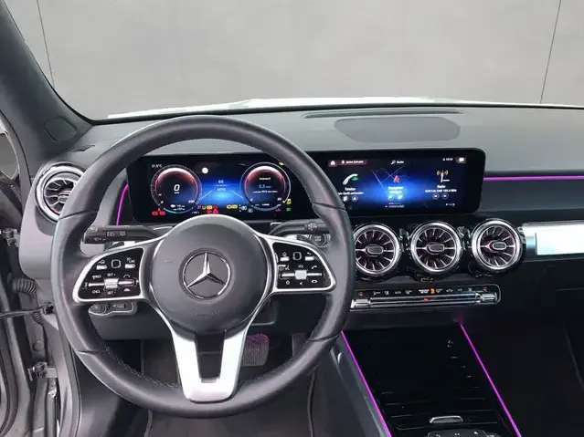Mercedes-Benz EQB 300
