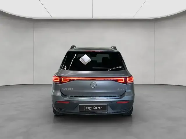 Mercedes-Benz EQB 300