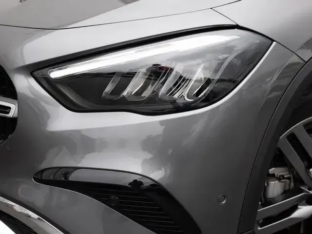 Mercedes-Benz GLA 180